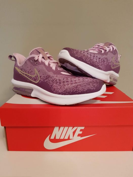 Дамски маратонки NIKE