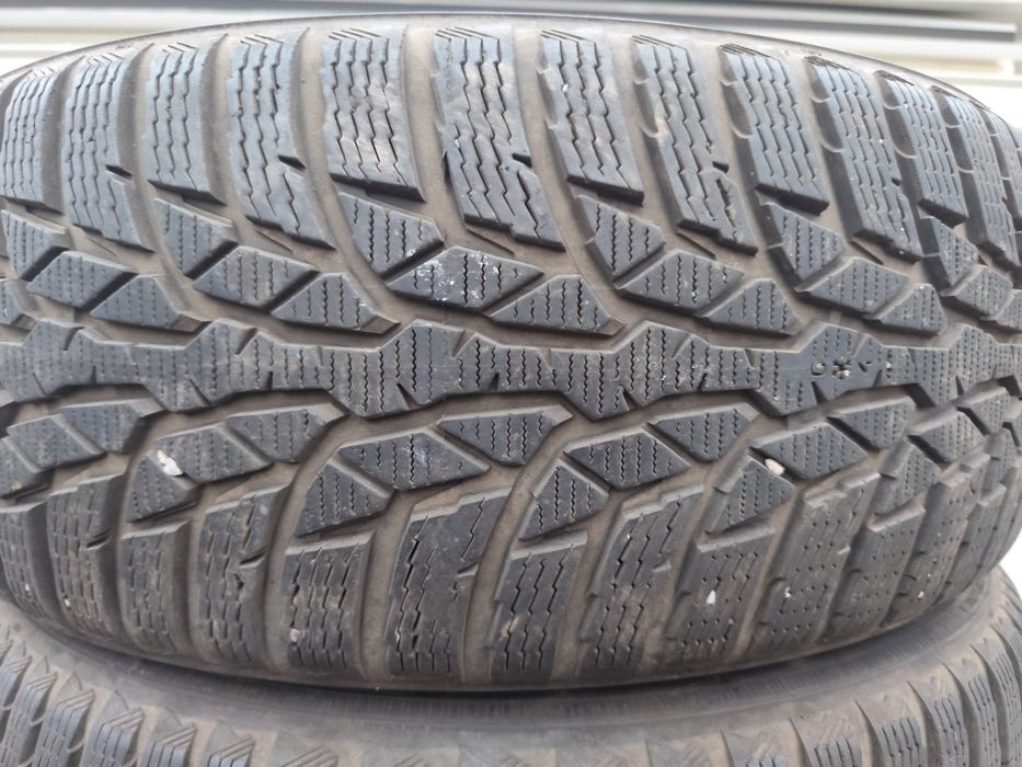 Anvelope 215 55 17 iarna nokian