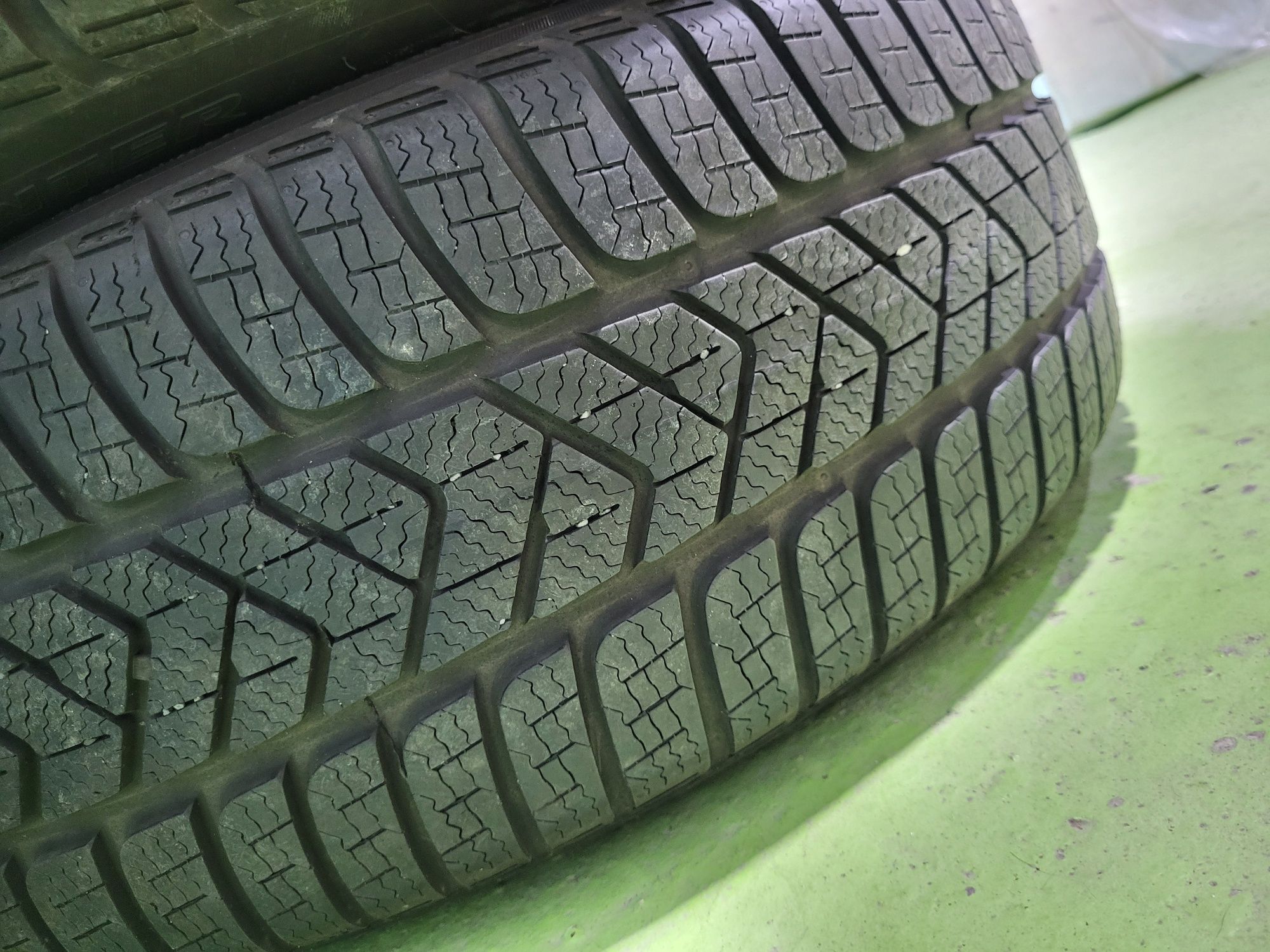 4 бр зимни 225/55/17 Pirelli