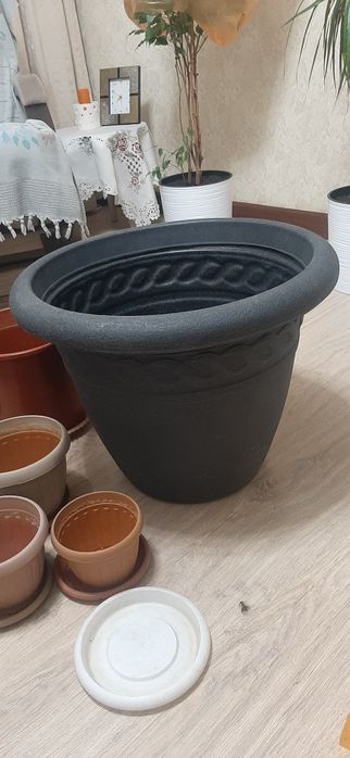 Продаются горшки для комнатных растений