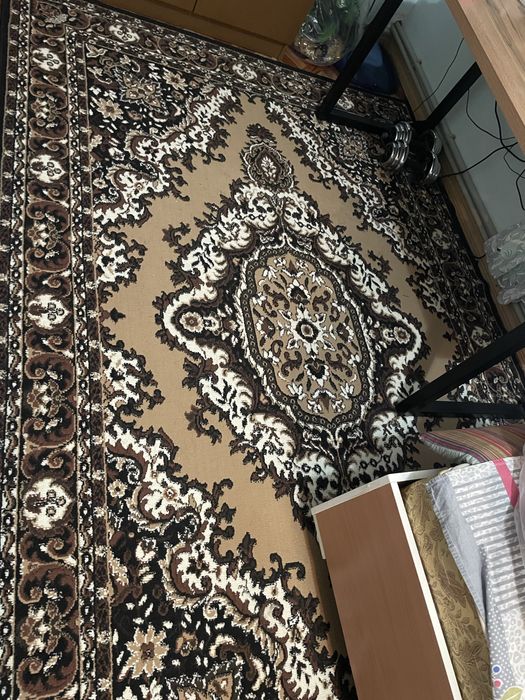 Продаю     ковер     2/3     В хорошем                       состоянии