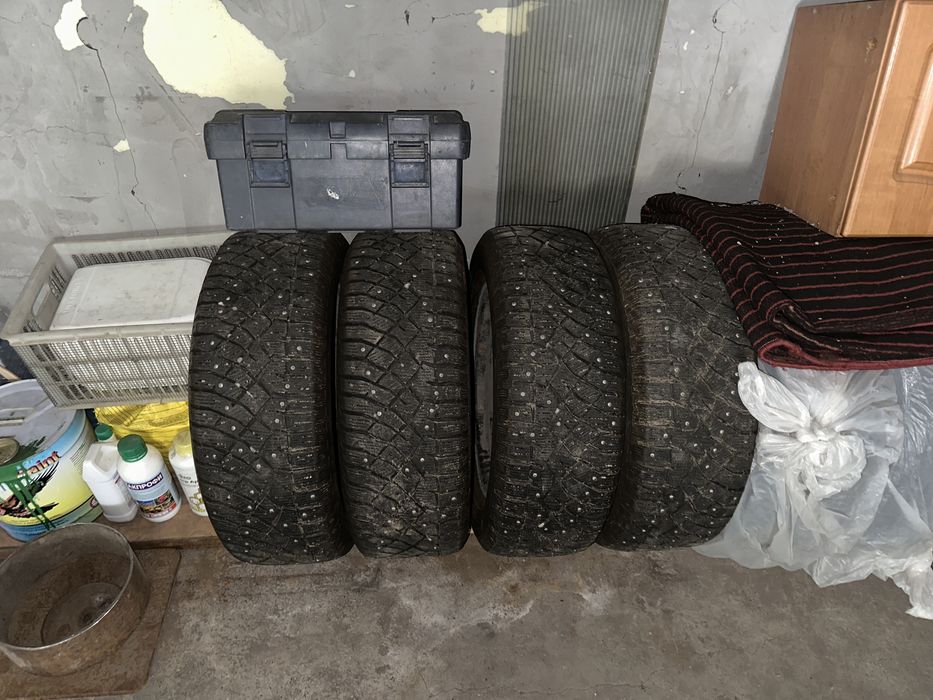 215/60/R16 комплект шипованной зимней резины с дисками