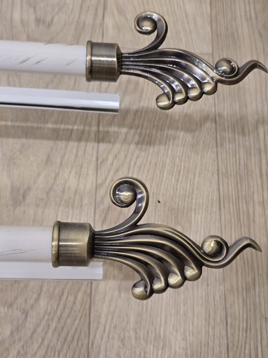 Продам карнизы металлические,настенные