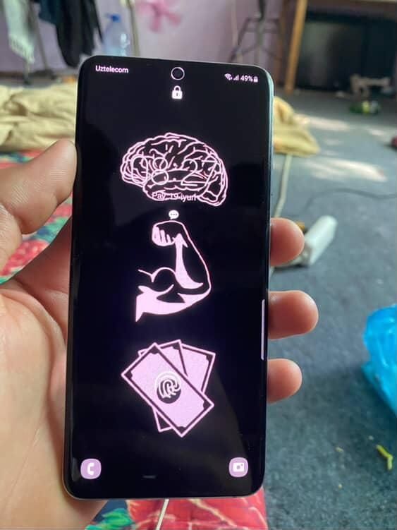 Samsung S20 5G ekranda ozgina chziqi bor  chiziq bilinmedi