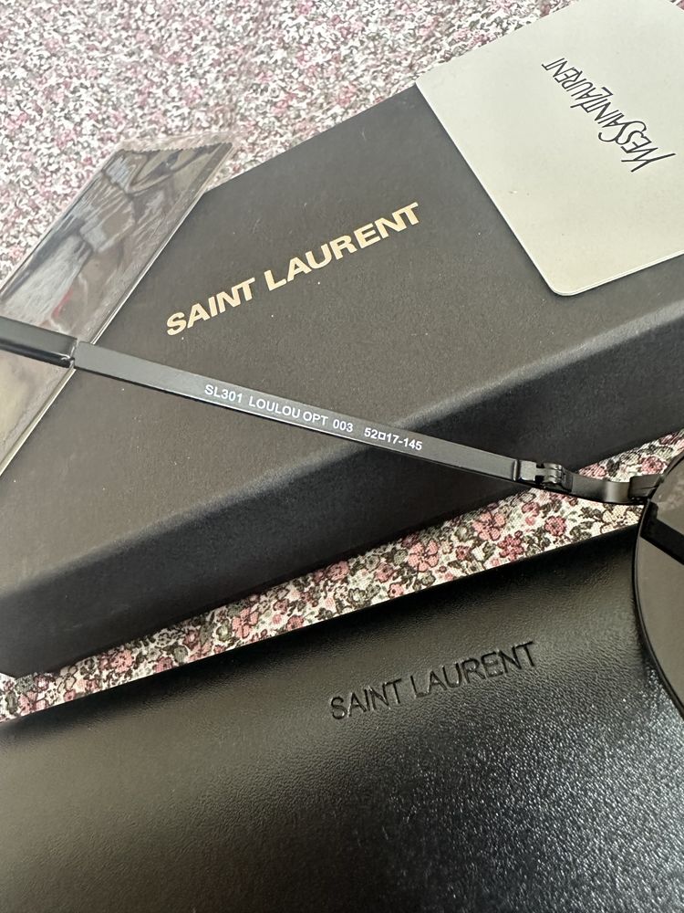 Чисто нови слънчеви очила на Saint Laurent heart