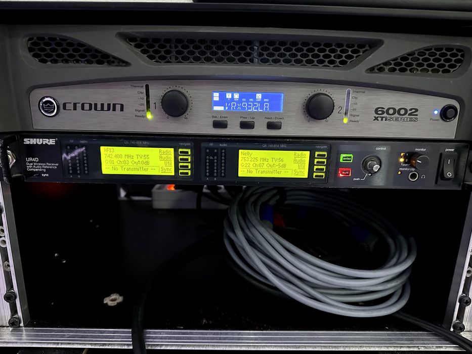 Microfon wireless profesional Shure UR4D + 2x SM58