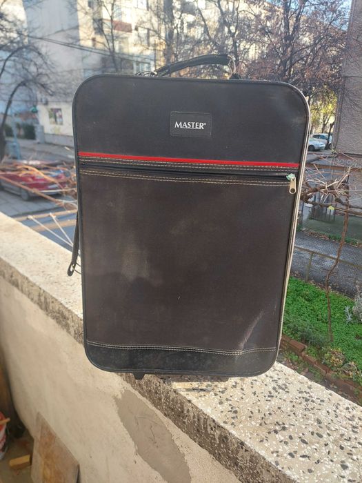 Куфар среден размер