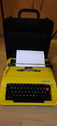 Mașină de scris  portabilă Privileg 360T