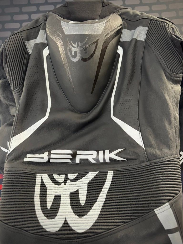 НОВ Кожен мото екип цял Berik Absolute GP Размери 54 и 56