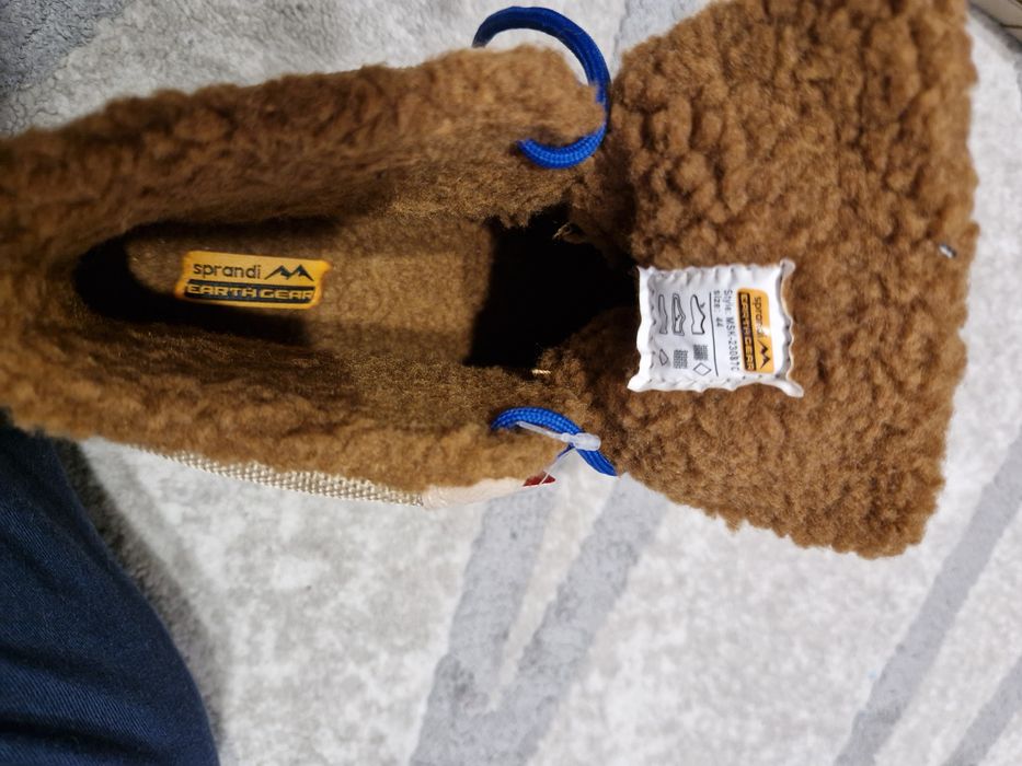 Sneakers Sprandi noi cu etichetă
