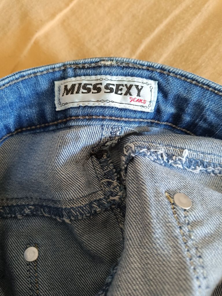 Vand fusta blugi noua miss sexy mărime xl42,44