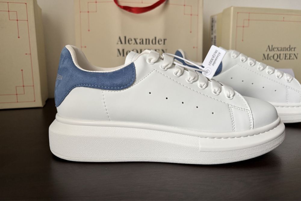 Sneakers Alexander McQueen Blue - Light Blue