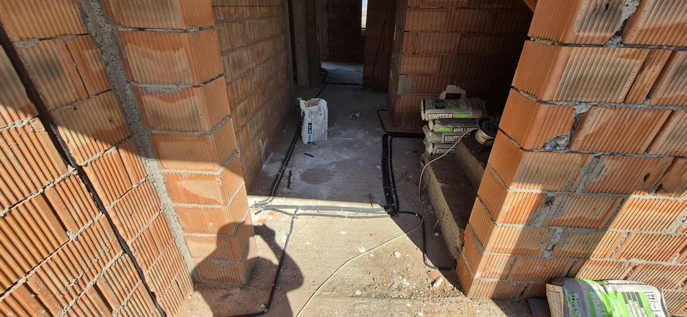 Electrician cu Experiență – Servicii Profesionale