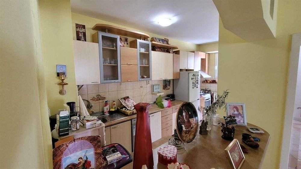 Дава се под наем Тристаен апартамент в Пловдив, Център - 88 кв.м за 280.5 € - Снимка #1