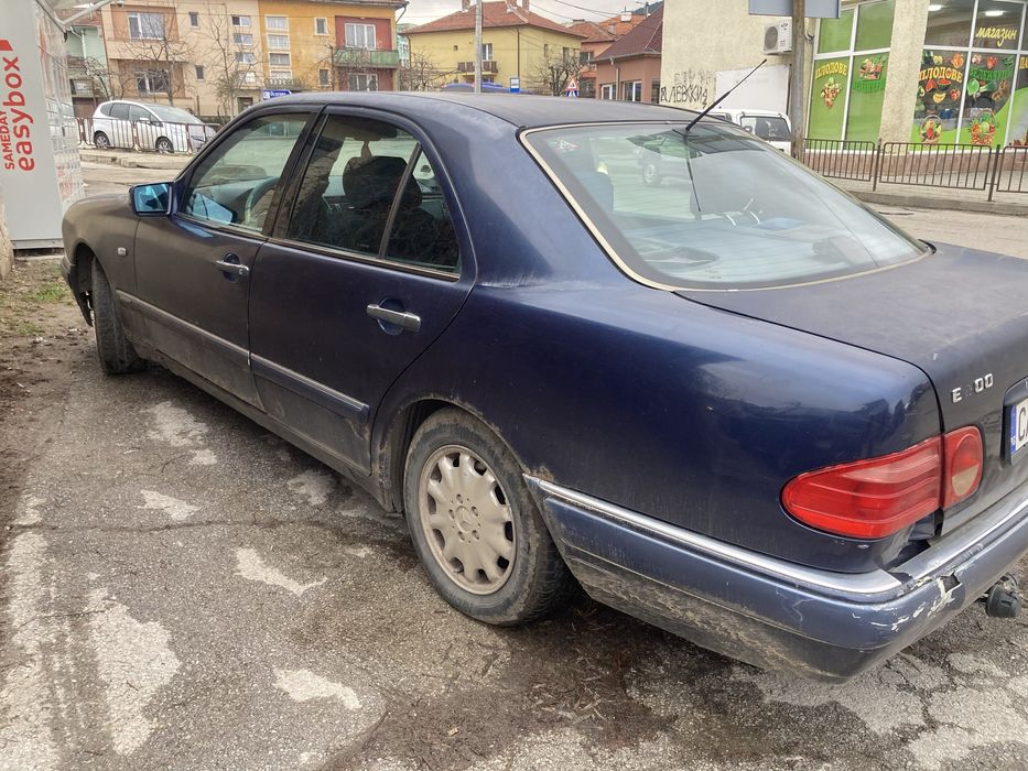 Мерцедес Е класа