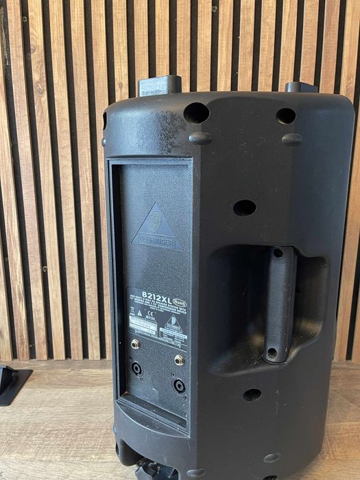 Amplificator phonic plus 2 boxe behringer