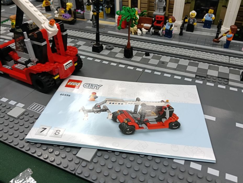 Lego 60336 vagon și stivuitor.