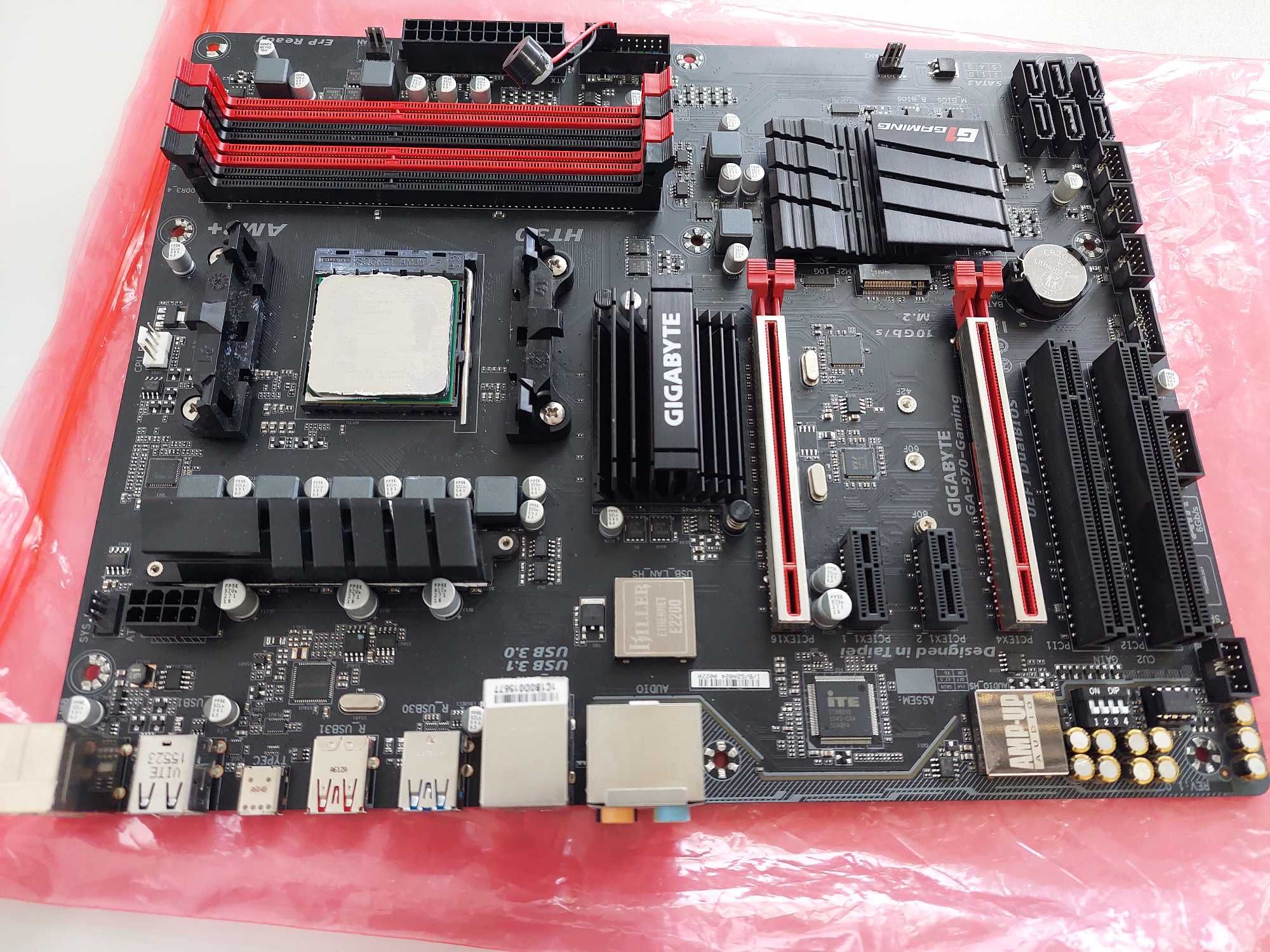 Продавам дънна платка GigaByte GA-970-Gaming с процесор AMD FX-6350