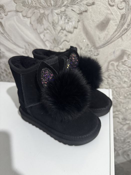 Продам детские угги в отлином состоянии