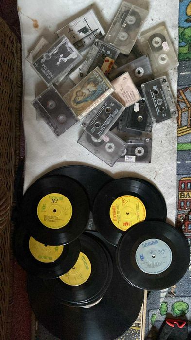 Casete si placi pikap