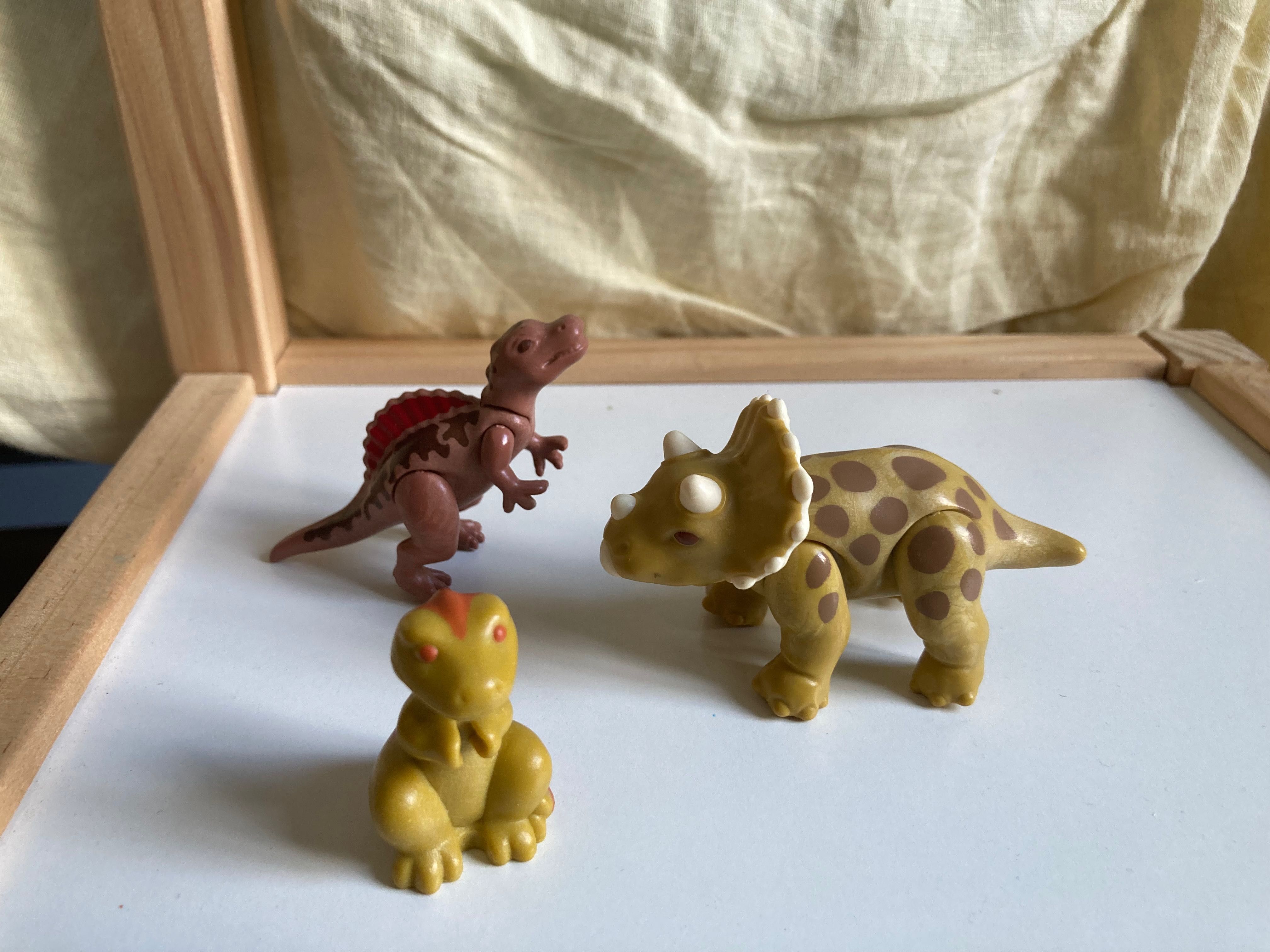 Playmobil динозаври и гущер игуана
