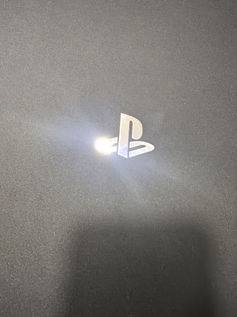 PlayStation 4 pro,с два джойстика