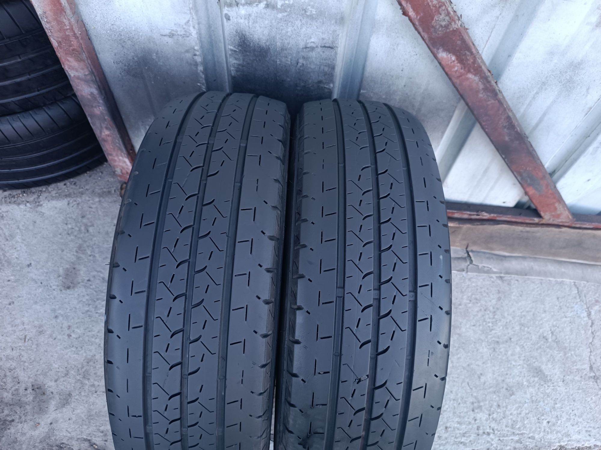 215/70/15 С Bridgestone Дот 1821