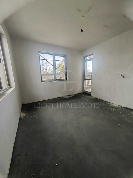 Продава се Тристаен апартамент в Пловдив, Остромила - 150 кв.м за 987 €/кв.м - Снимка #4