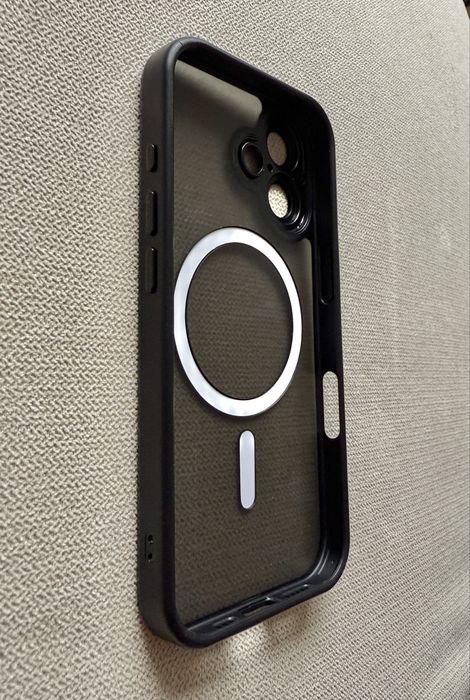 Husa pentru iPhone 17, semi-transparenta