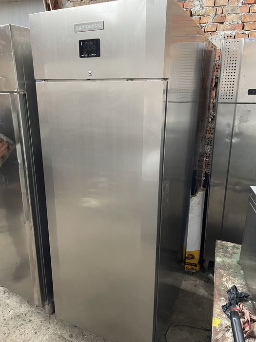 Професионален хладилник (шкаф)