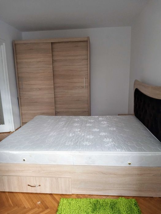 Închiriez ap. 3 camere ultracentral