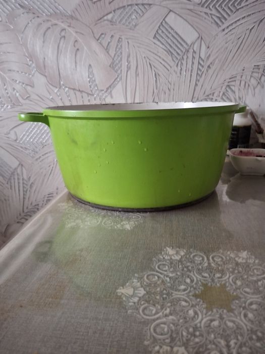 Большая кастрюля, казан