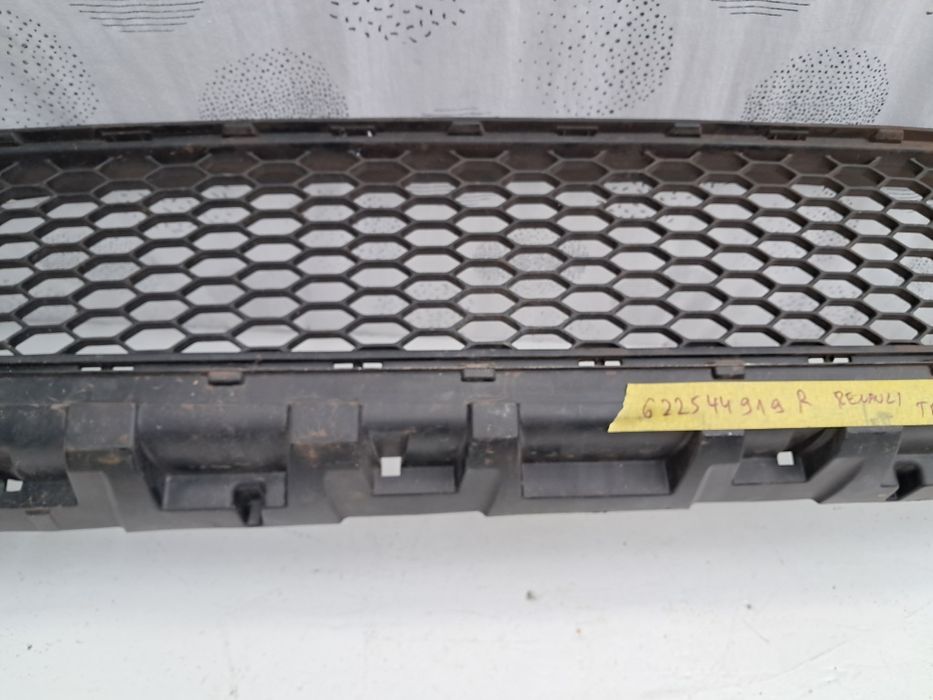Грил решетка броня Renault Trafik 2018/24г