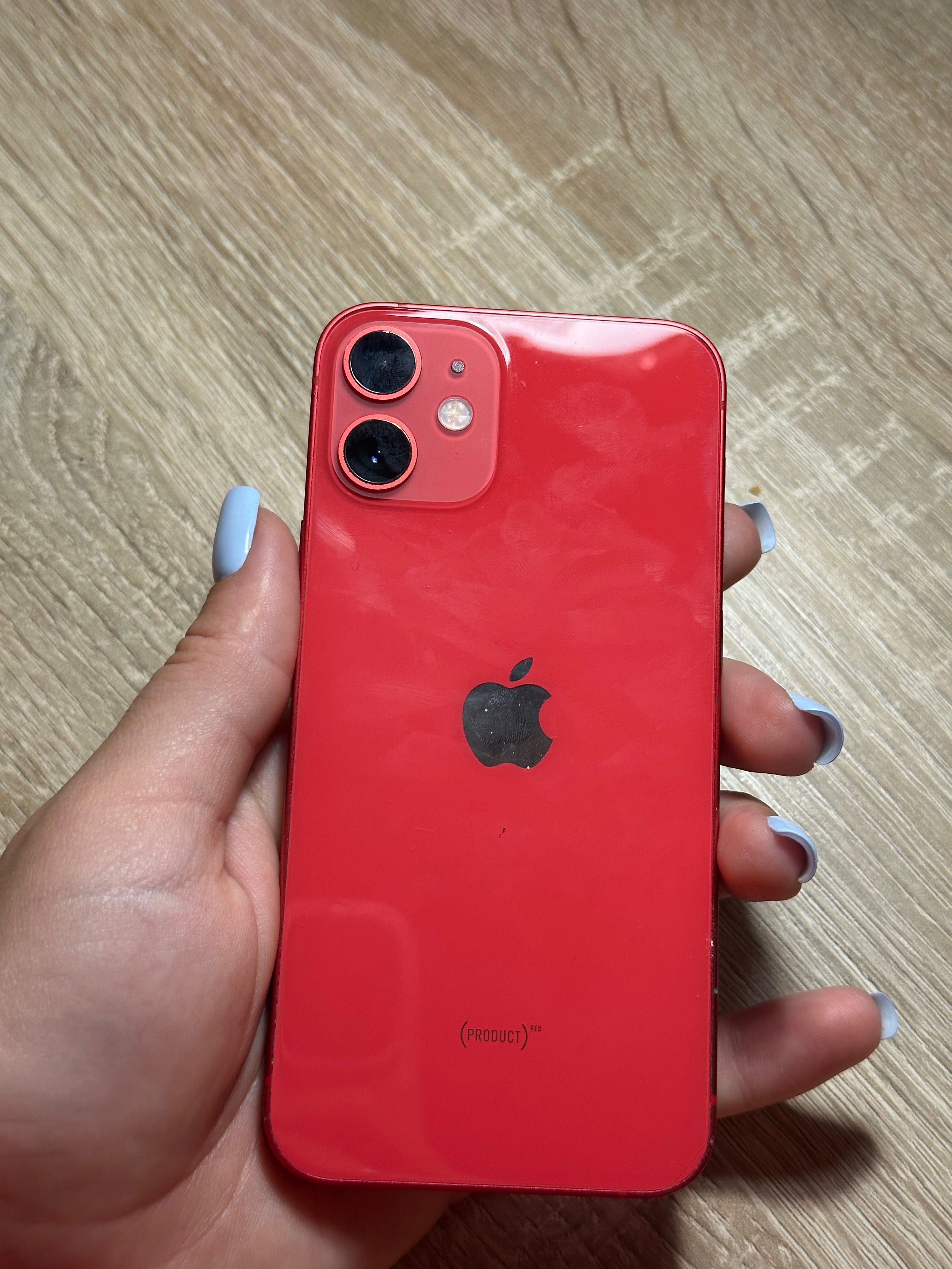 iPhone 12 mini червен цвят