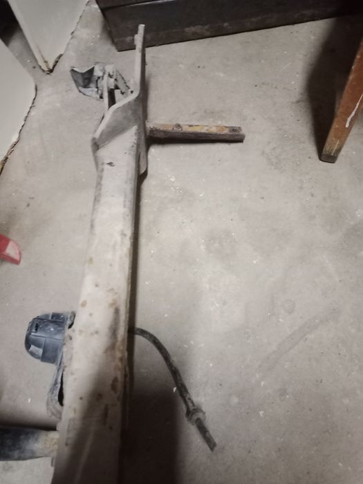 Фаркоп от мазды 323