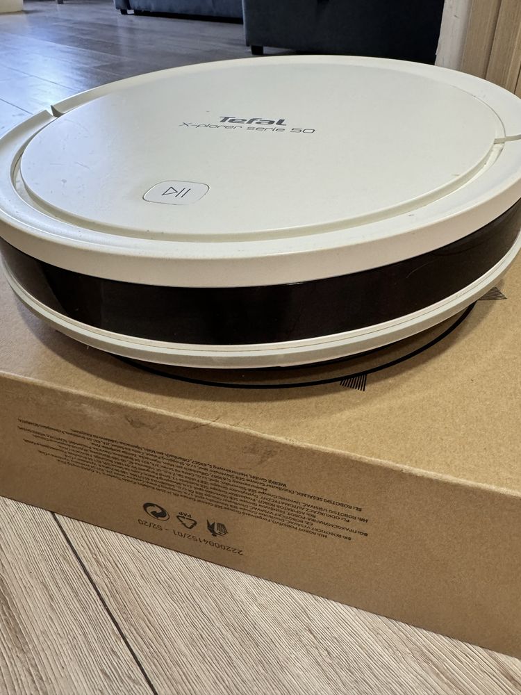 Продам робот пылесос Tefal