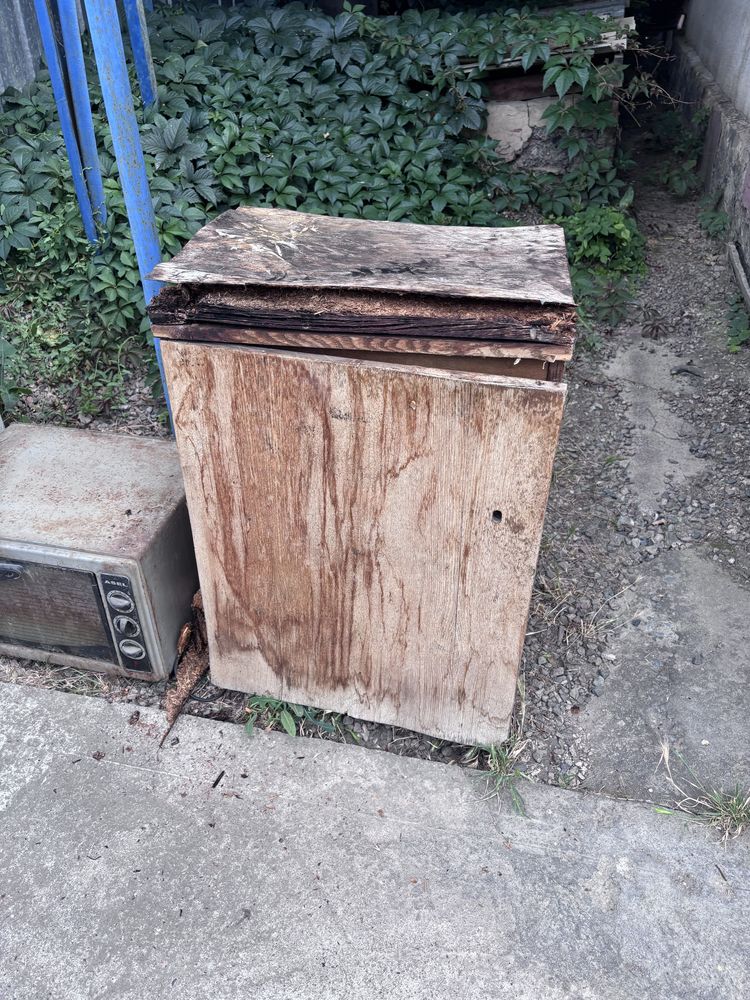 Продам старую швейную машинку