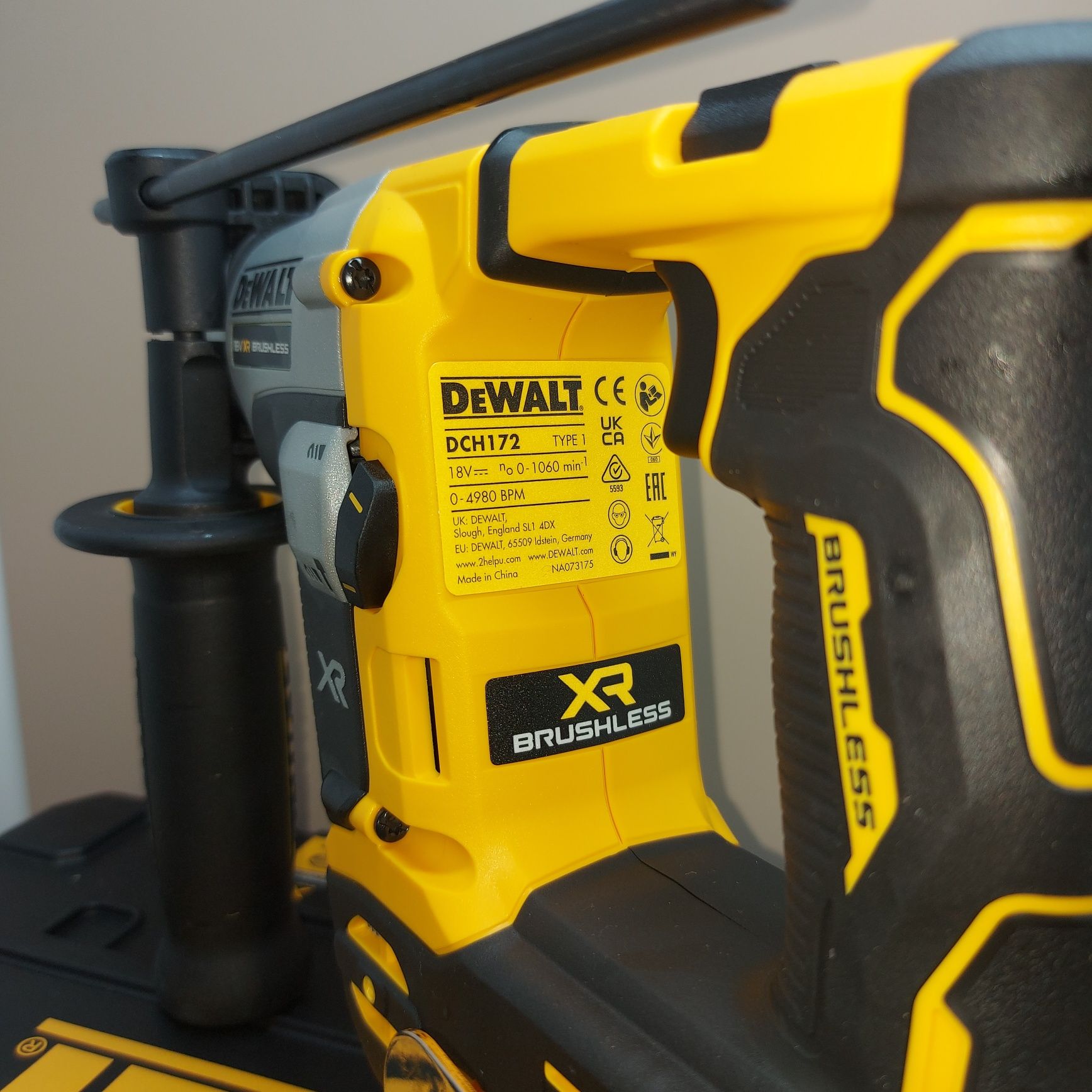 Перфоратор Dewalt DCH172P1