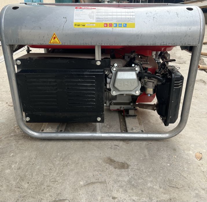 Бензиновый генератор