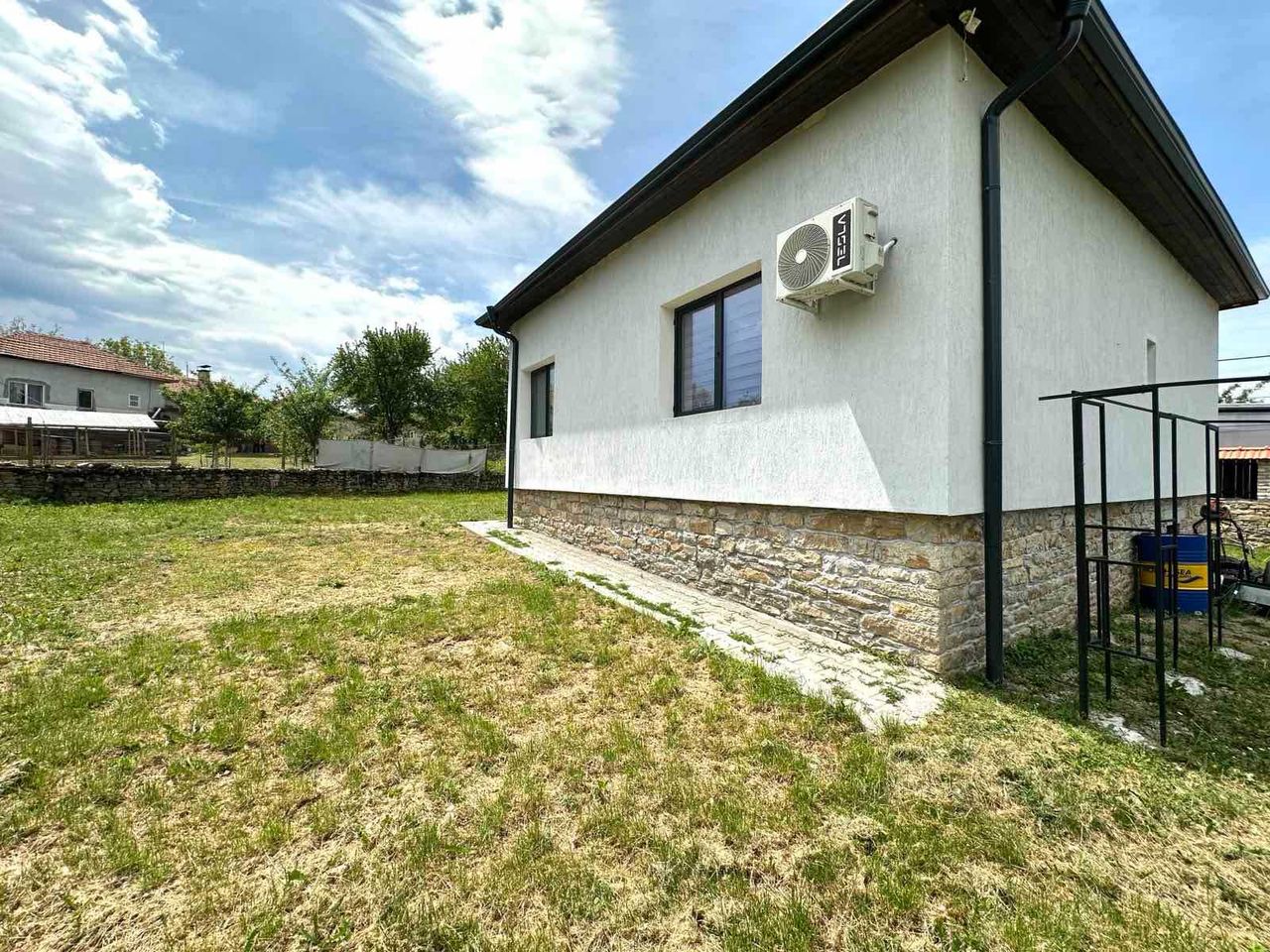 Продава се Къща в с. Ново село, Област Велико Търново - 90 кв.м за 1612 €/кв.м - Снимка #3