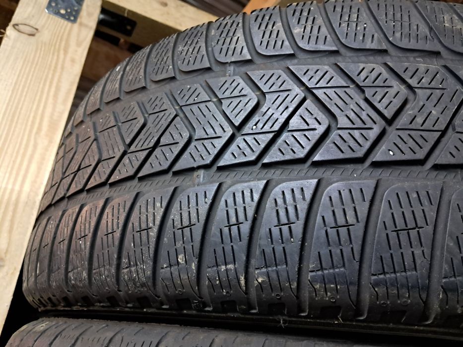 Anvelope second iarna 235 65 R17 Pirelli