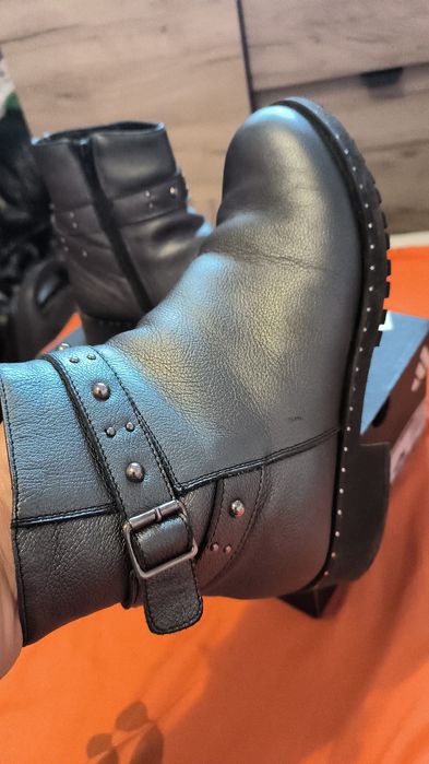 Ghete piele naturala argintii