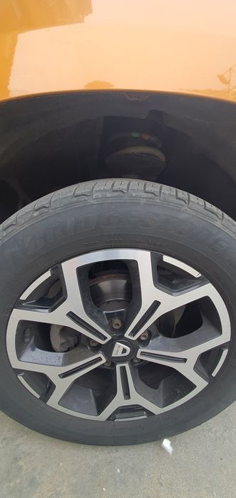 Vând anvelope Bridgestone all season pe 17