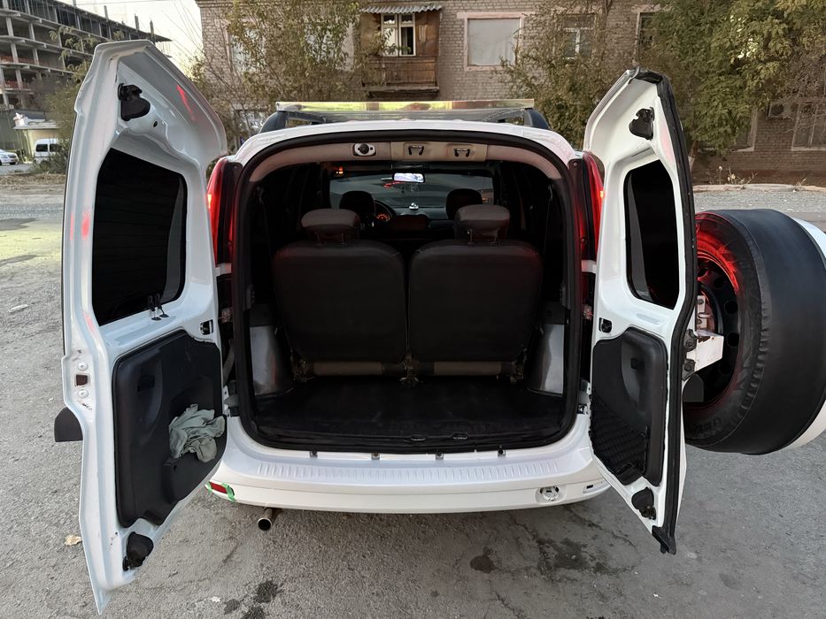 Lada LARGUS сотилади