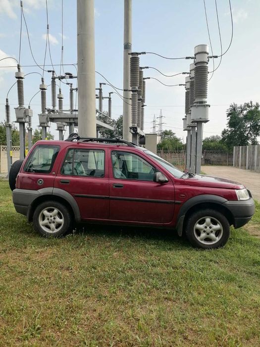 Vând Land Rover Freelander1 plus un set genți cu cauciucuri Offroad