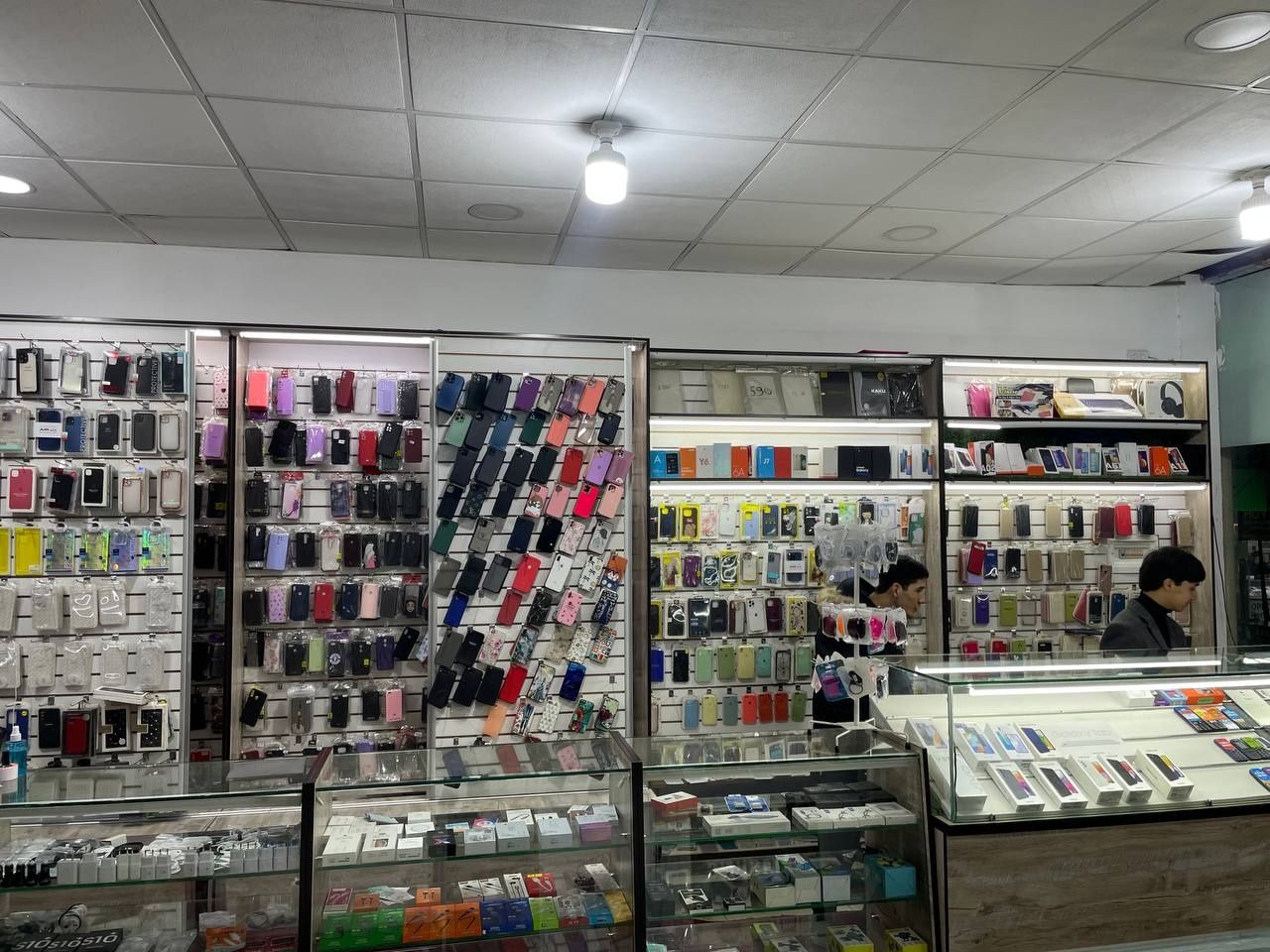 Telefon sotishga móljallangan mebel