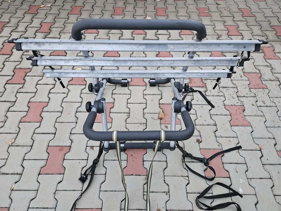 Suport pentru 3 biciclete pe haion