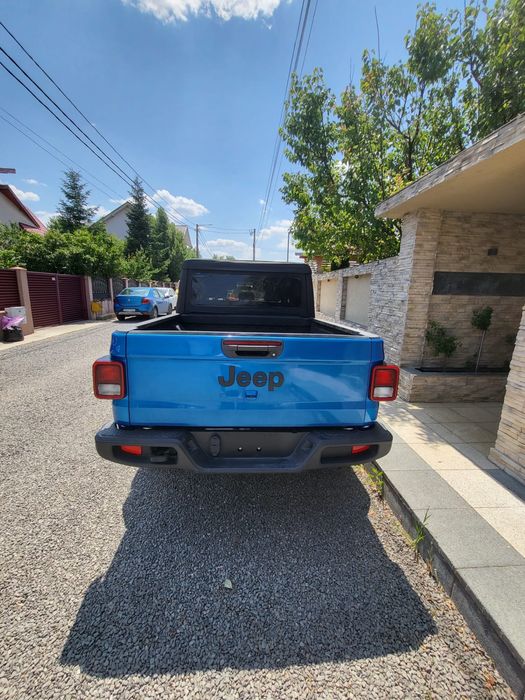 Jeep gladiator an 2020 willys 3.6 autoutilitara