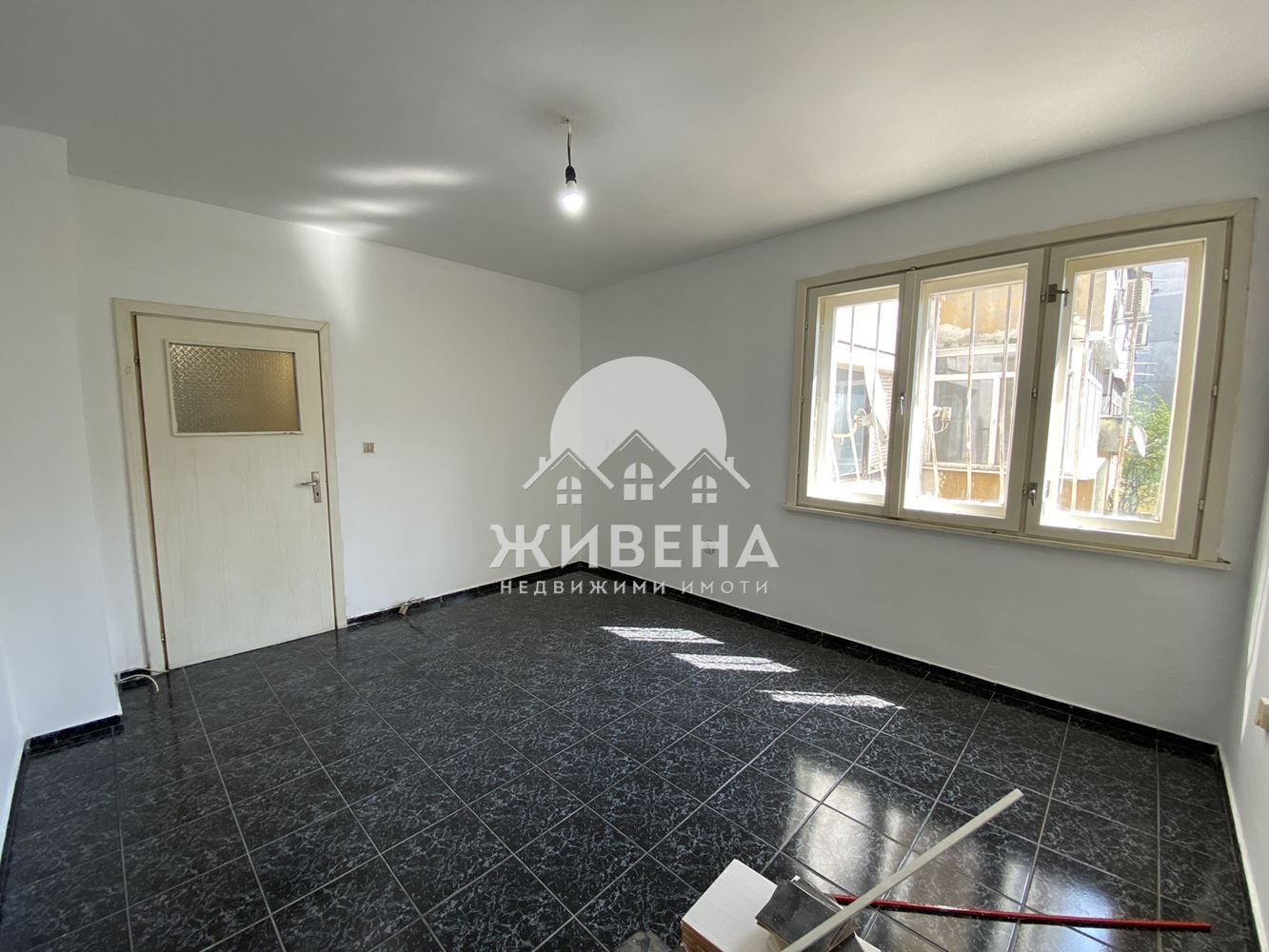 Продавам 4-стаен апартамент, кв. Възраждане 2, ЧЖП: 118 кв.м