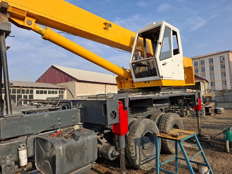 Автокран Галичанин 25т 22м  2008г